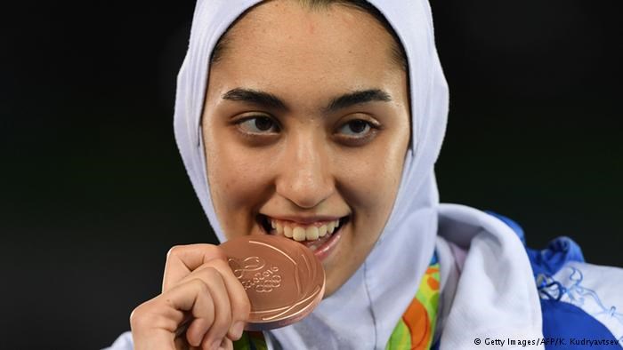 اتاق کیمیا علیزاده