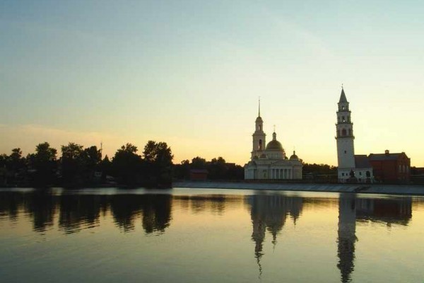 بناهایی که محبوبیت خود را مدیون کج بودنشان هستند