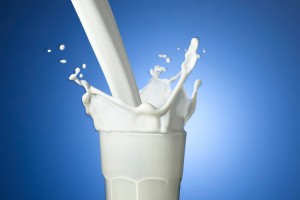 شیر برای رفع تیرگی کشاله ران