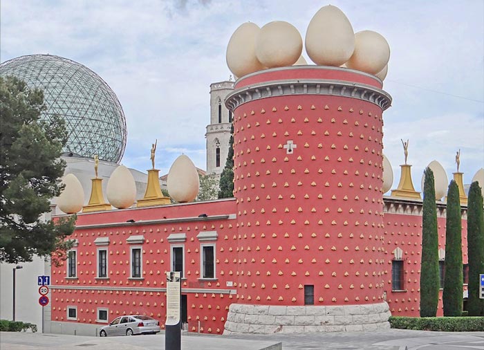 7-dali_theatre_and_museum
