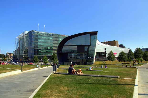 جاهای دیدنی هلسینکی,موزه Kiasma