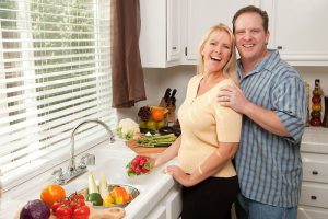 Happy_Couple_In_The_Kitchen