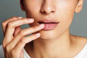چگونه لب هایی بزرگ داشته باشیم؟