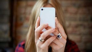 اعتیاد به تلفن همراه