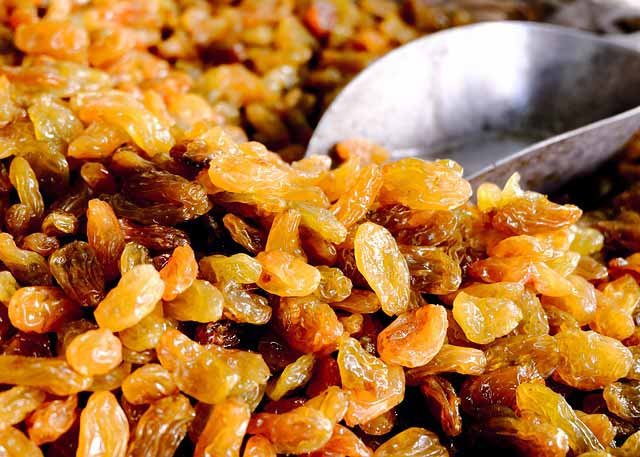 تعبیر دیدن کشمش زرد در خواب