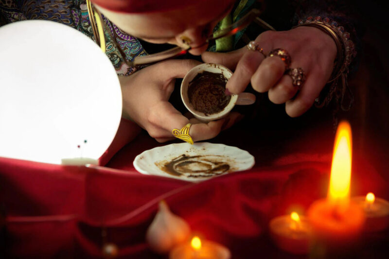 معنی و تعبیر شمع در فال قهوه چیست