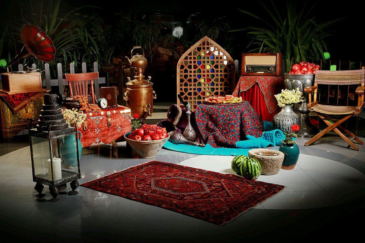 از شب یلدا تا نوروز؛ جایگاه فال حافظ در سنتها