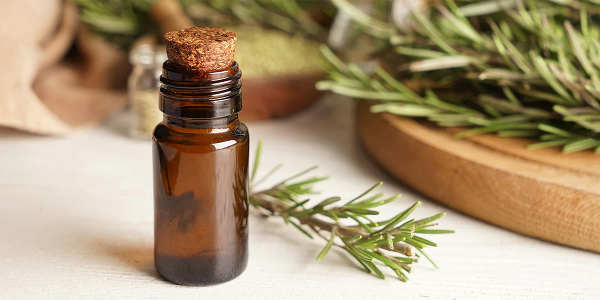 عوارض روغن رزماری برای مو