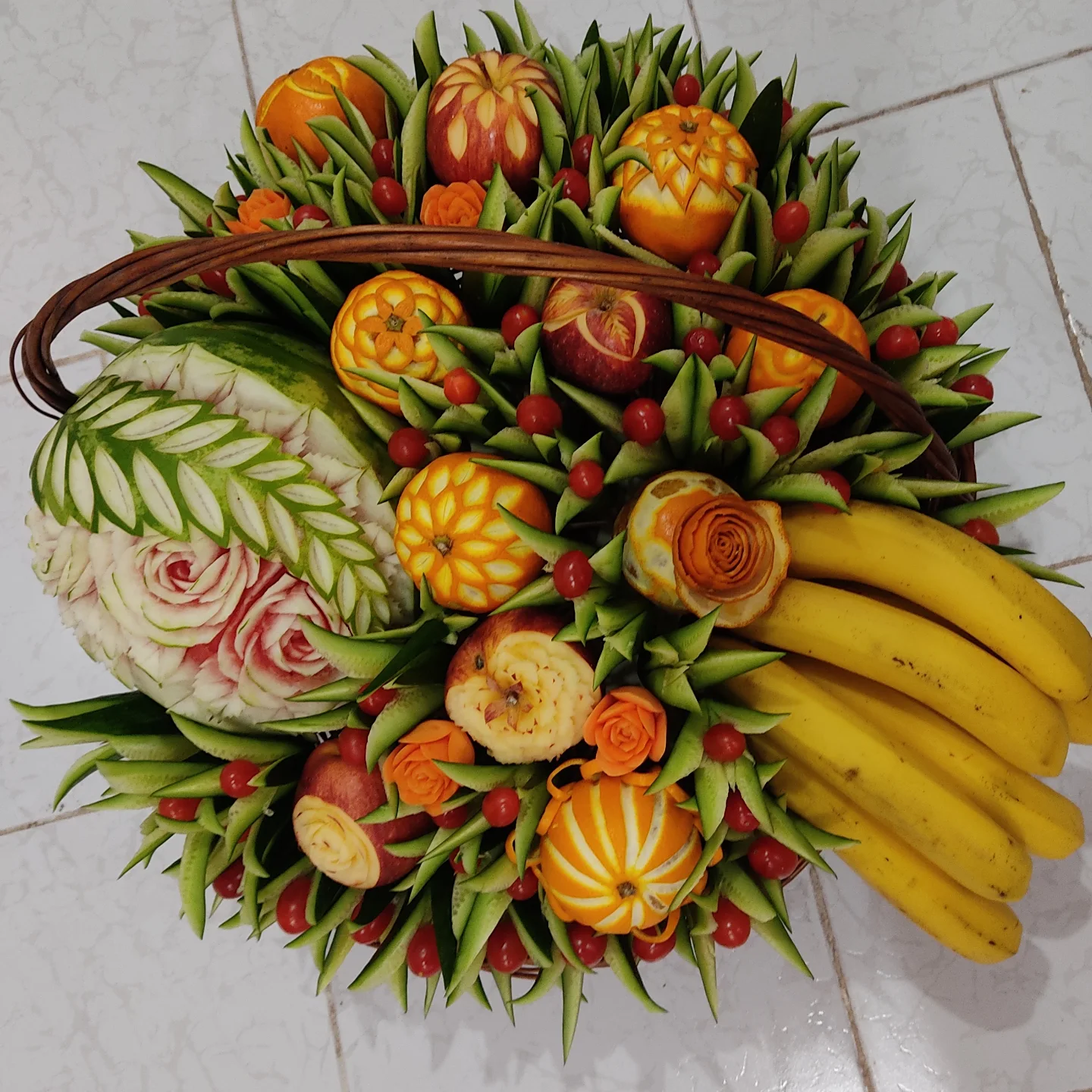 ایده تزیین بشقاب میوه پاییزی برای مهمانی