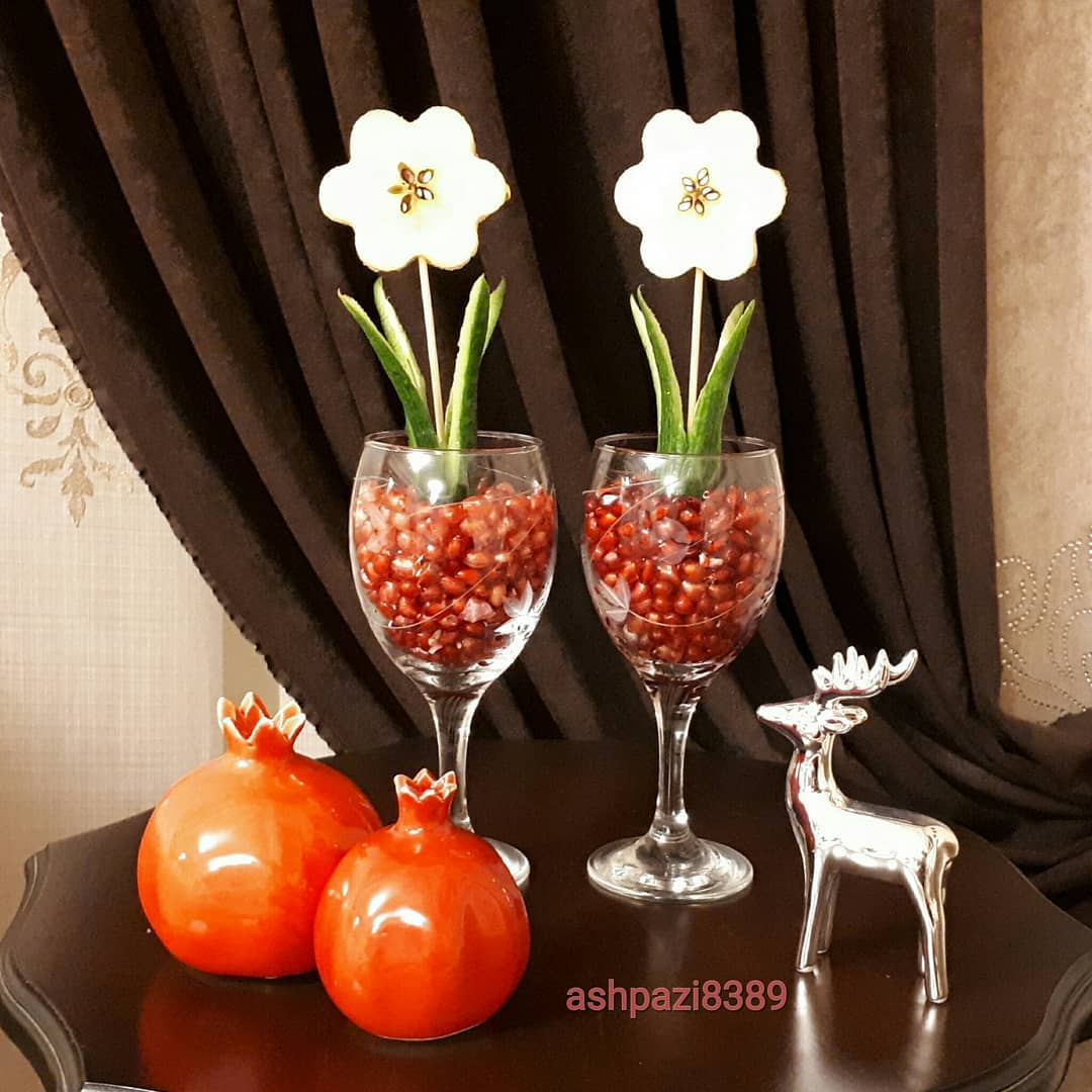 ایده تزیین انار شب یلدا به صورت درسته و دون شده برای عروس و مدرسه