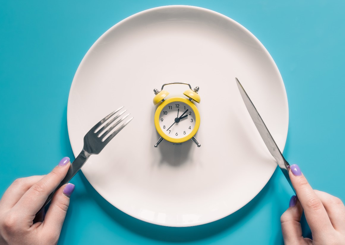 در ساعات بین افطاری تا سحری چه چیز هایی بخوریم که لاغر شویم؟