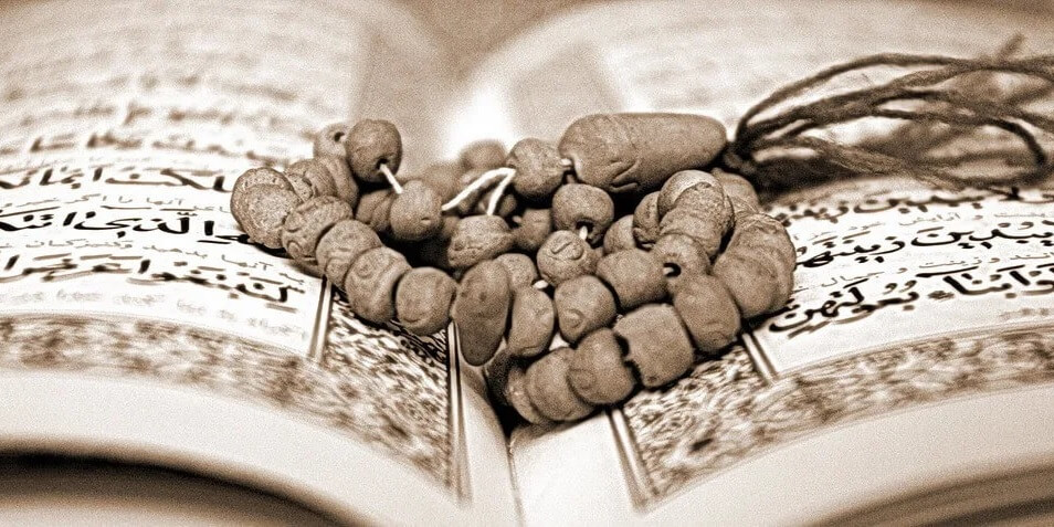 آیا استخاره جای مشورت را میگیرد؟ لزوم رجوع انسان به عقل