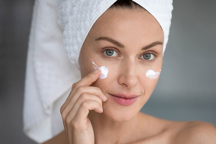 علت جوش زدن صورت با آبرسان چیست؟