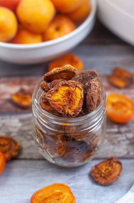 طرز تهیه زردآلو خشک و برگه قیسی اعلا در خانه با هسته