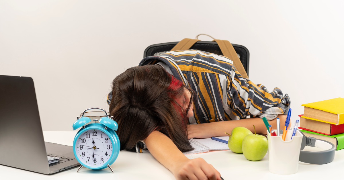 خواب آلودگی هنگام درس خواندن