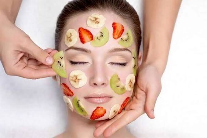 چه میوه هایی برای سفت شدن لیفت شدن پوست صورت خوبه