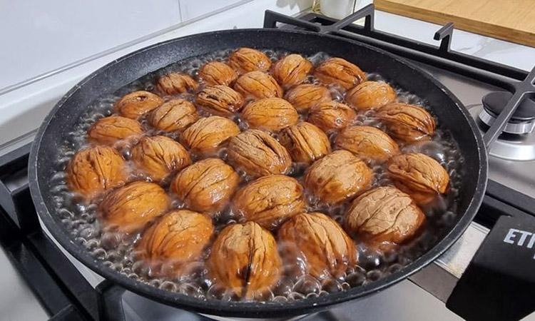پوست کندن گردو با آب جوش