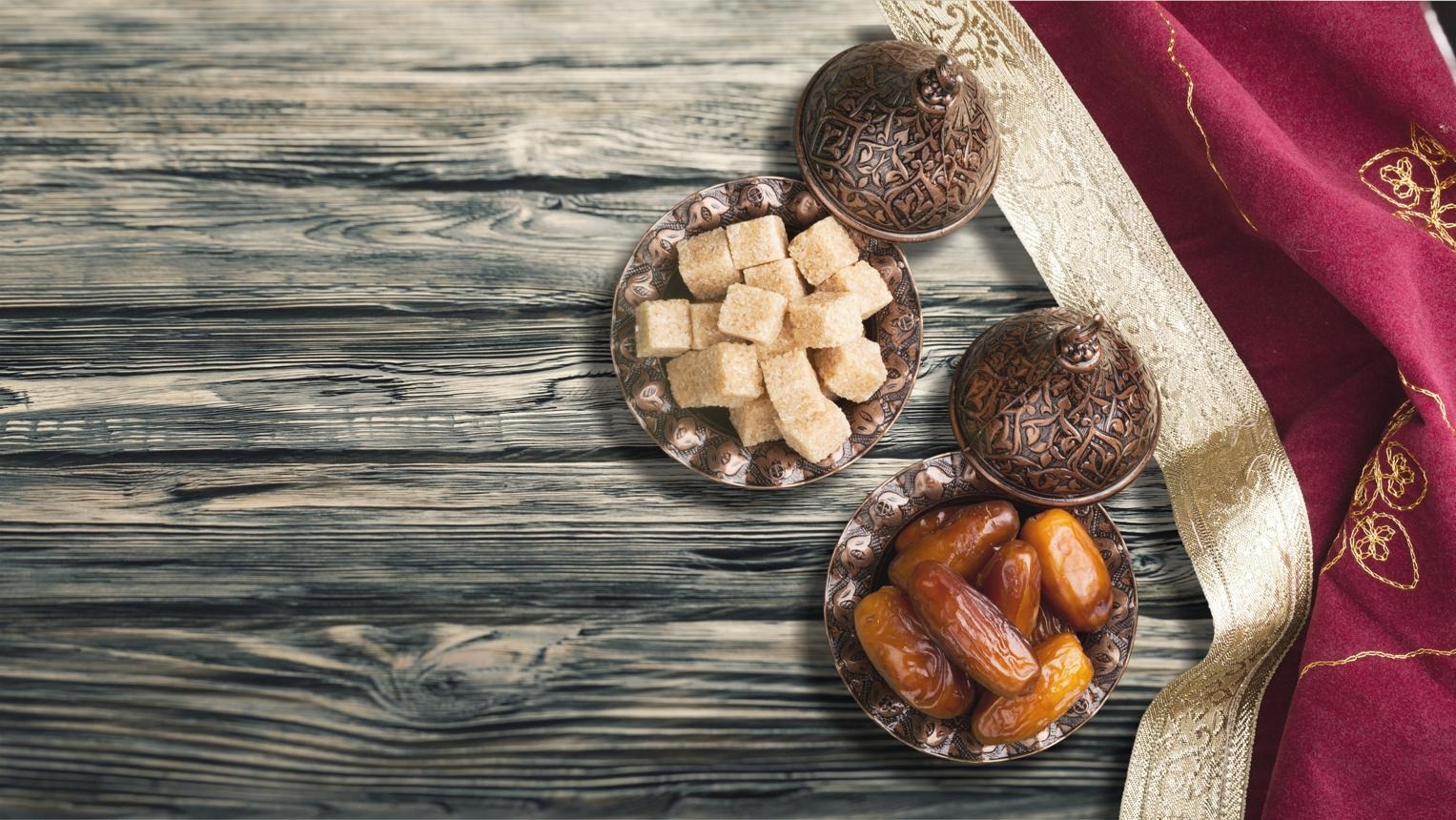 کالری یک حبه قند بیشتر است یا یک عدد خرما؟