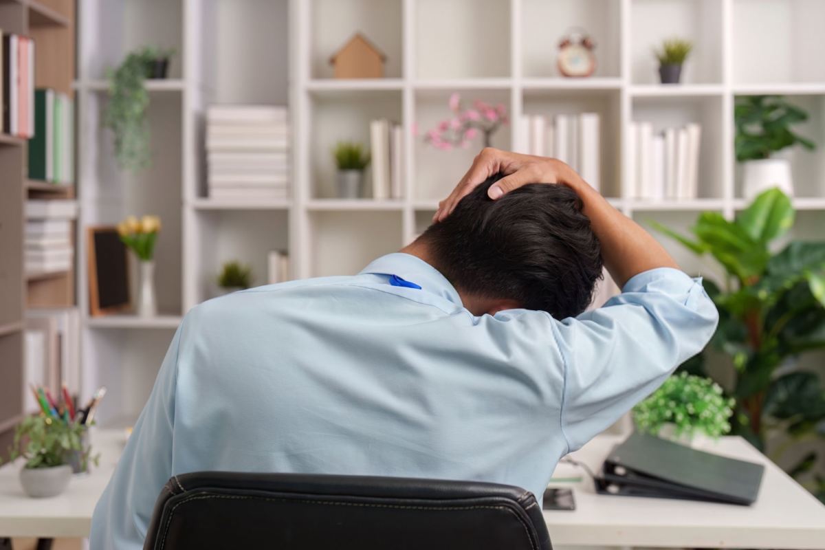 چگونه از گردن درد پشت میز جلوگیری کنیم؟