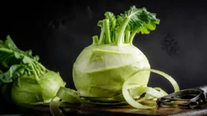 پوست کندن کلم قمری